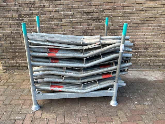 Gebogen leuningstaander (80x) - afbeelding 1 van  5