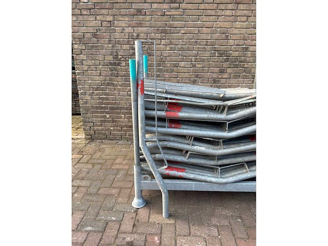 Gebogen leuningstaander (80x) - afbeelding 5 van  5