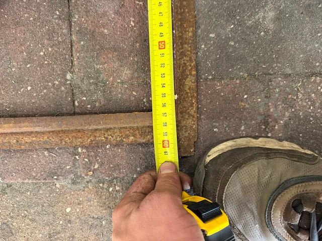 Gebogen stalraamframe, historisch, wit/roest, 60 cm breed; 32,5-37,5 cm hoog - afbeelding 2 van  4