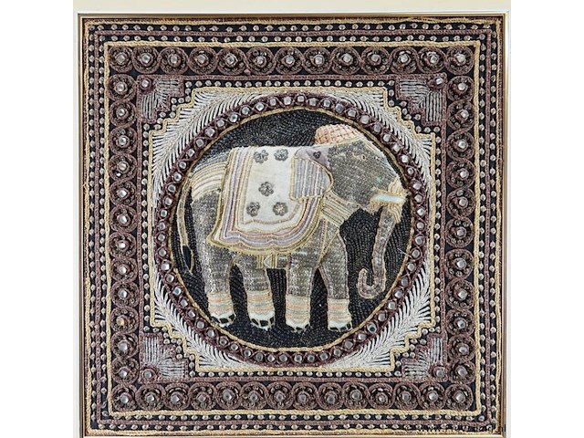 Geborduurde (o.a. gouddraad) traditionele birmese kalaga - afbeelding 2 van  5