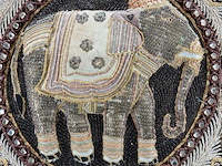 Geborduurde (o.a. gouddraad) traditionele birmese kalaga - afbeelding 3 van  5