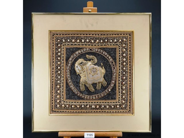 Geborduurde (o.a. gouddraad) traditionele birmese kalaga - afbeelding 1 van  5