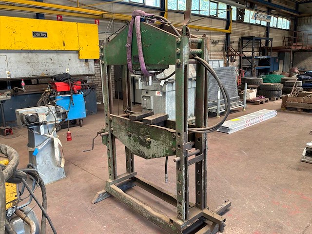 Gebr. larkens & bierijm hydraulische pers - afbeelding 3 van  6