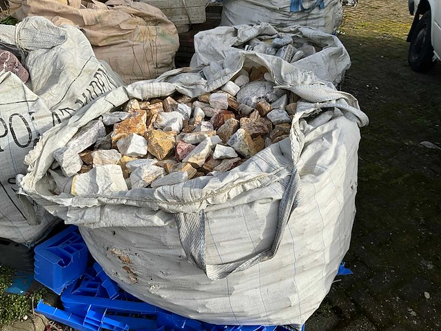 Gebroken natuursteen - afbeelding 3 van  4