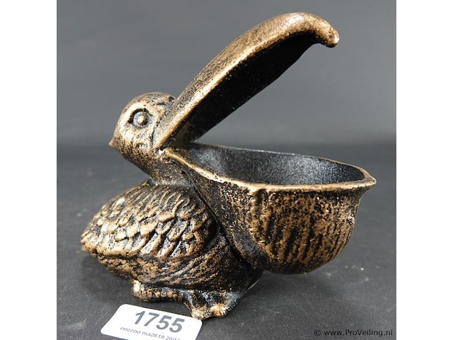 Gebronzed ijzeren pelikaan als centenbak - afbeelding 1 van  5
