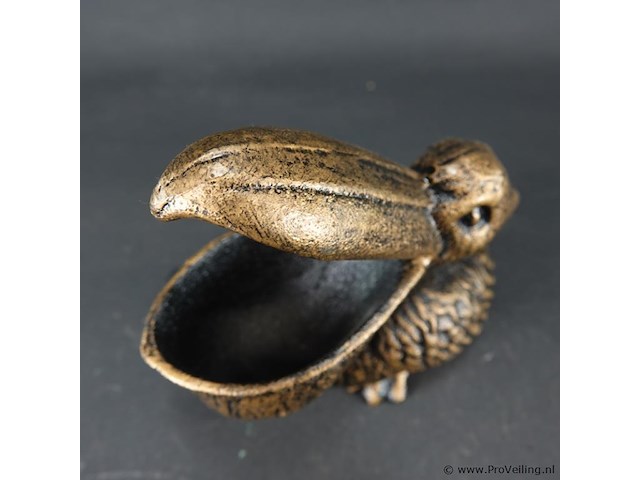 Gebronzed ijzeren pelikaan als centenbak - afbeelding 4 van  5