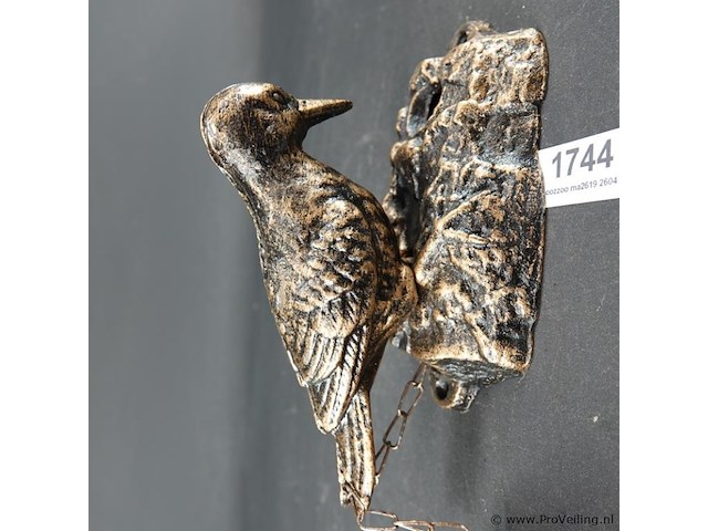 Gebronzed ijzeren specht als deurklopper - afbeelding 2 van  5