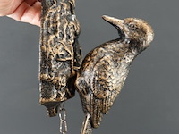 Gebronzed ijzeren specht als deurklopper - afbeelding 3 van  5