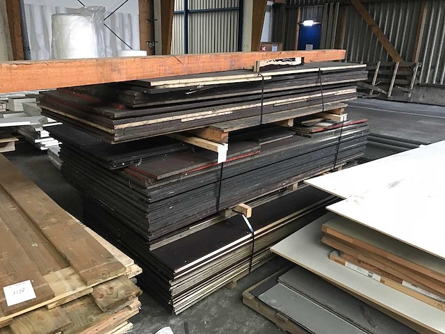 Gebruikt betonplex diverse diktes (3x) - afbeelding 1 van  3