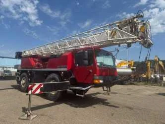 Gebruikte heftrucks, hoogwerkers, graafmachines en schoonmaakmachines