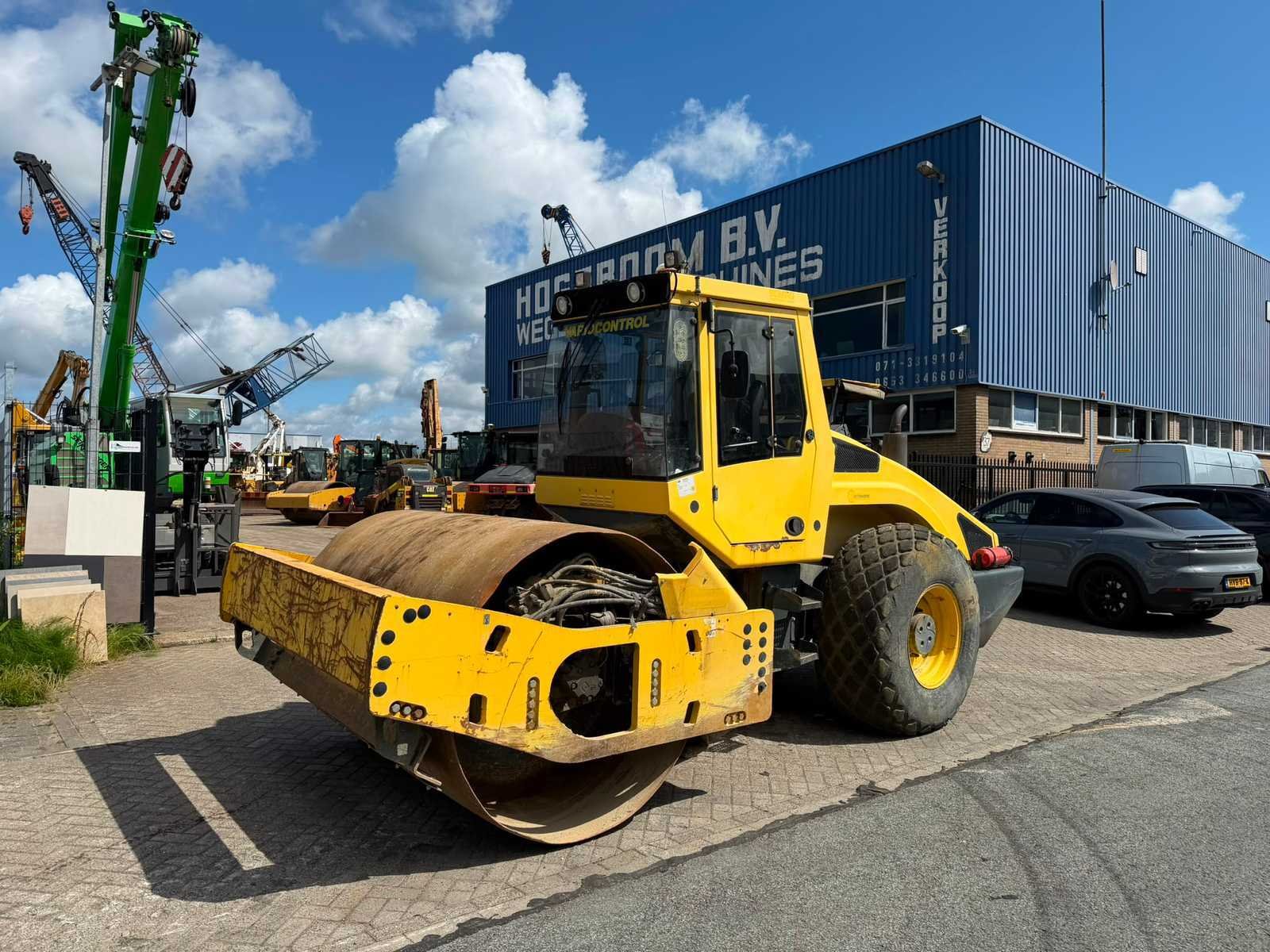 Gebruikte heftrucks , wegenbouw , hoogwerkers en schoonmaakmachines