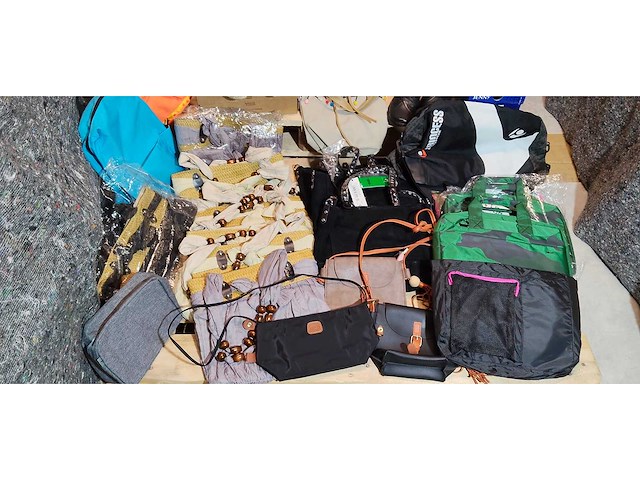 Gebruikte kleding - dames en heren - kleding - afbeelding 13 van  13