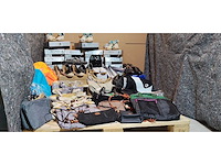 Gebruikte kleding - dames en heren - kleding - afbeelding 5 van  13