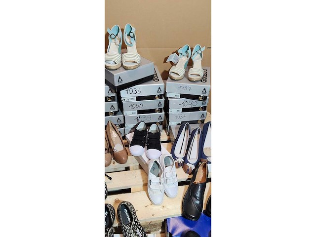 Gebruikte kleding - dames en heren - kleding - afbeelding 9 van  13