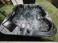 Gecko 5 persoons jacuzzi en buitenspa