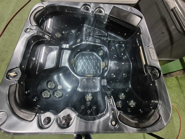 Gecko 5 persoons jacuzzi en buitenspa - afbeelding 7 van  21