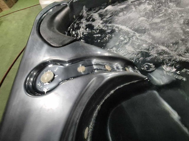 Gecko 5 persoons jacuzzi en buitenspa - afbeelding 12 van  21