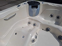 Gecko 6 persoons jacuzzi en buitenspa - afbeelding 3 van  31