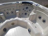 Gecko 6 persoons jacuzzi en buitenspa - afbeelding 14 van  31