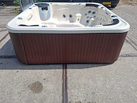 Gecko 6 persoons jacuzzi en buitenspa - afbeelding 18 van  31