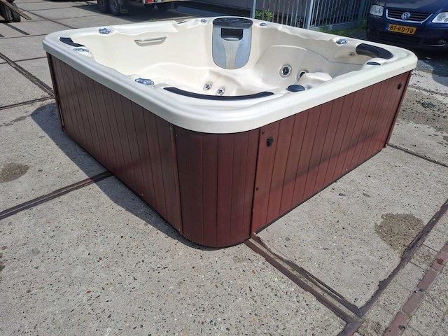Gecko 6 persoons jacuzzi en buitenspa - afbeelding 19 van  31