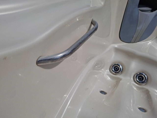 Gecko 6 persoons jacuzzi en buitenspa - afbeelding 28 van  31