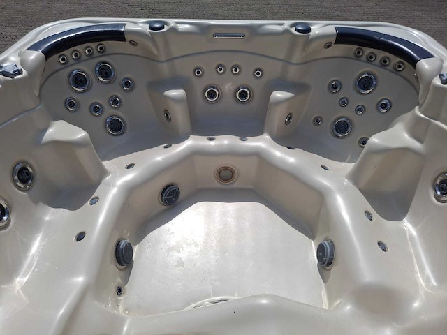 Gecko 6 persoons jacuzzi en buitenspa - afbeelding 3 van  17