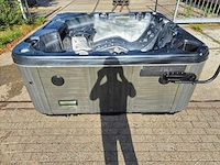 Gecko 6 persoons jacuzzi en buitenspa - afbeelding 2 van  30