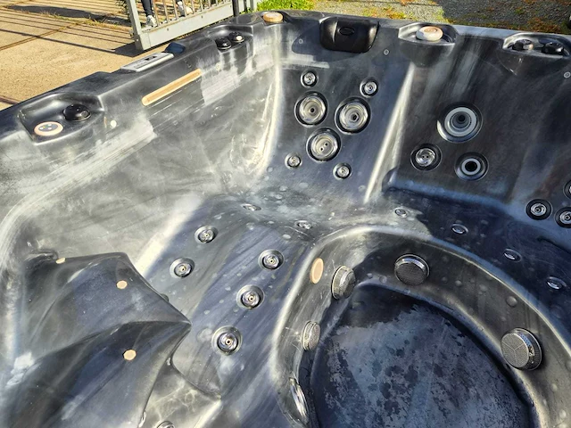 Gecko 6 persoons jacuzzi en buitenspa - afbeelding 6 van  30