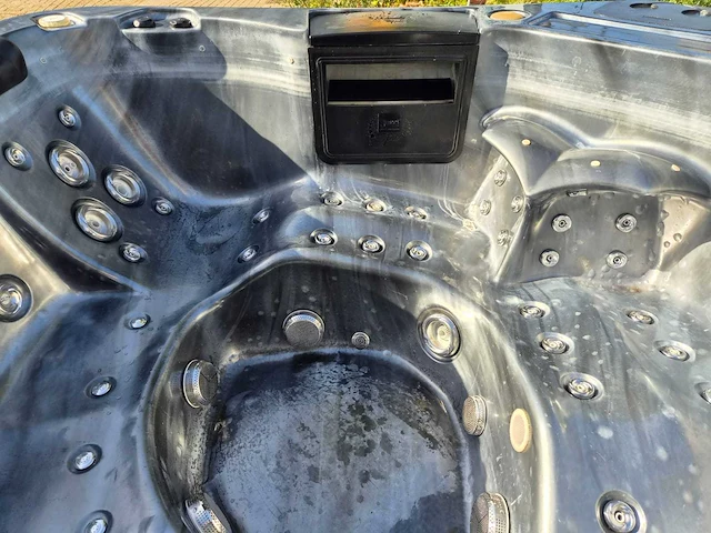 Gecko 6 persoons jacuzzi en buitenspa - afbeelding 16 van  30