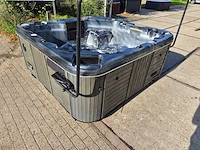Gecko 6 persoons jacuzzi en buitenspa - afbeelding 27 van  30