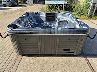 Gecko 6 persoons jacuzzi en buitenspa - afbeelding 29 van  30