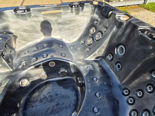 Gecko 6 persoons jacuzzi en buitenspa - afbeelding 10 van  30