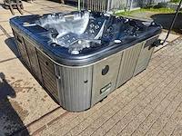 Gecko 6 persoons jacuzzi en buitenspa - afbeelding 30 van  30