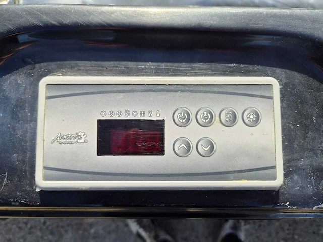 Gecko 6 persoons jacuzzi en buitenspa - afbeelding 18 van  30
