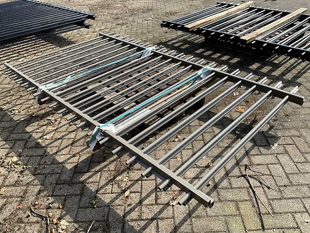Gecoat spijlenhekwerk (2x) - afbeelding 3 van  4
