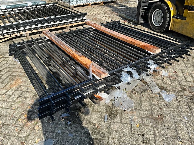 Gecoat spijlenhekwerk (4x) - afbeelding 2 van  6