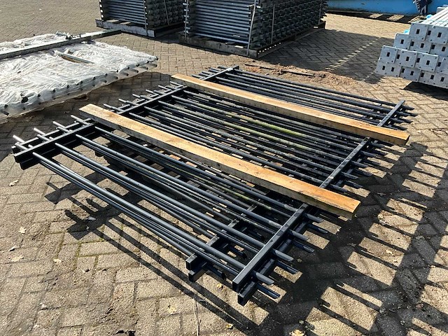 Gecoat spijlenhekwerk (4x) - afbeelding 4 van  6