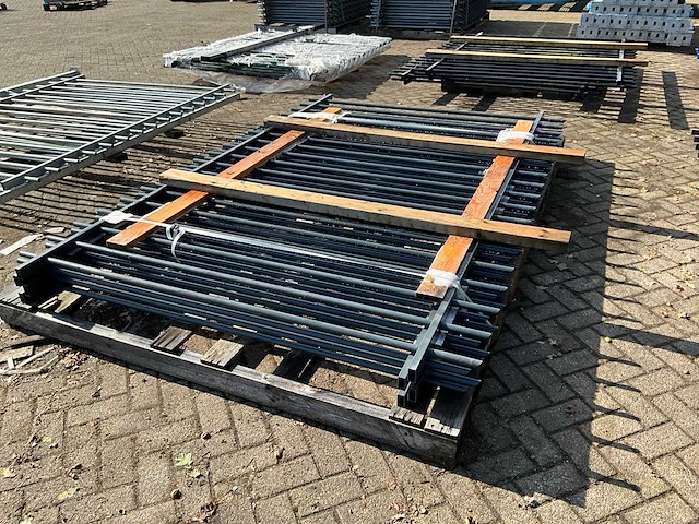 Gecoat spijlenhekwerk (4x) - afbeelding 4 van  6