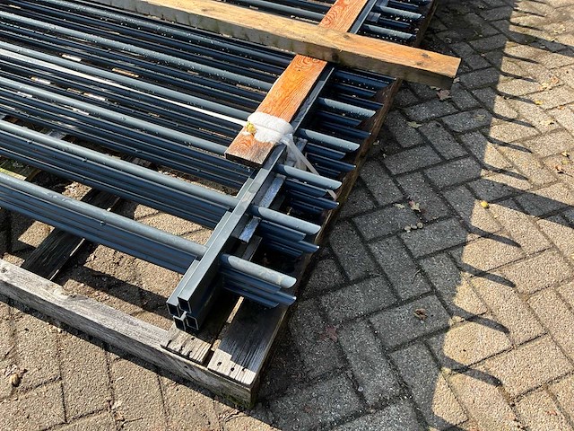 Gecoat spijlenhekwerk (4x) - afbeelding 6 van  6