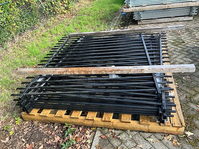 Gecoat spijlenhekwerk (6x) - afbeelding 2 van  5