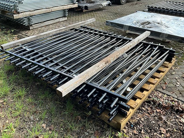 Gecoat spijlenhekwerk (6x) - afbeelding 2 van  3