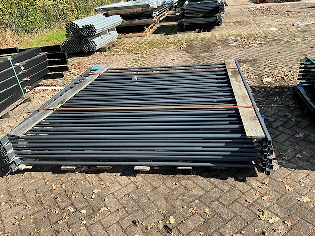 Gecoat spijlenhekwerk (8x) - afbeelding 2 van  6