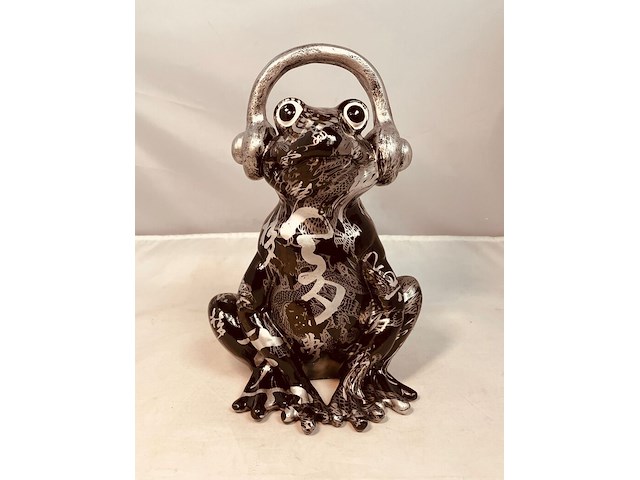 Gedecoreerd kikker sculptuur - afbeelding 1 van  5