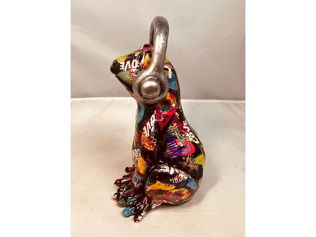 Gedecoreerd kikker sculptuur - afbeelding 2 van  5