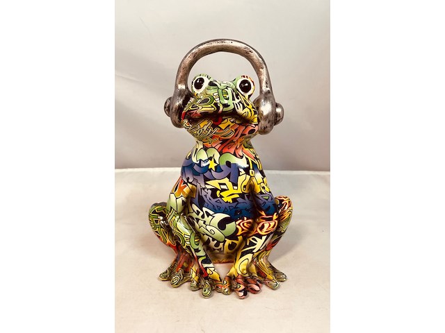 Gedecoreerd kikker sculptuur - afbeelding 1 van  5