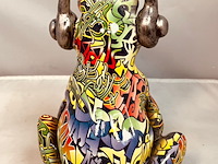Gedecoreerd kikker sculptuur - afbeelding 4 van  5