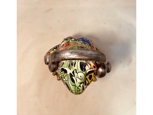 Gedecoreerd kikker sculptuur - afbeelding 5 van  5