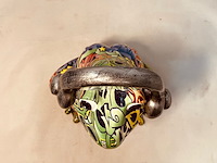 Gedecoreerd kikker sculptuur - afbeelding 5 van  5