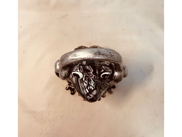 Gedecoreerd kikker sculptuur - afbeelding 4 van  5